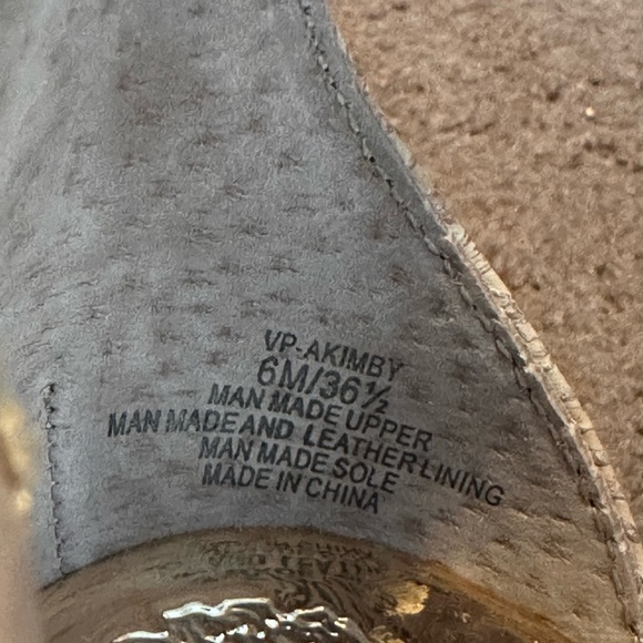 Vince Camuto Jeweled Strap Sandals -size 6M - Picture 4 of 8